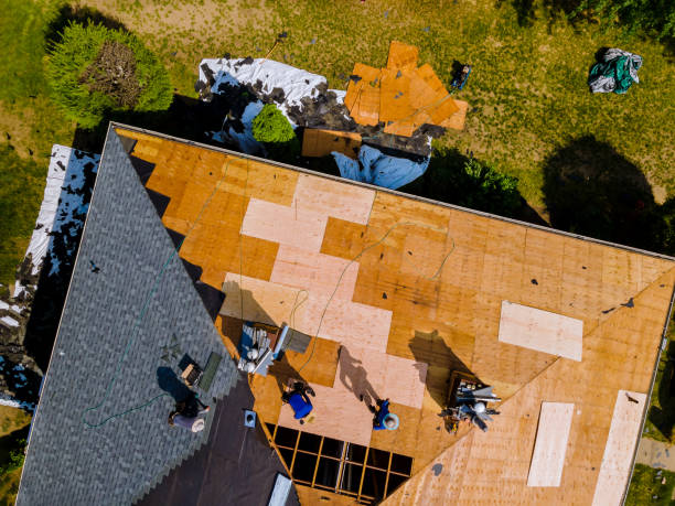 Best Commercial Roofing Services  in Comstock Northwest, MI